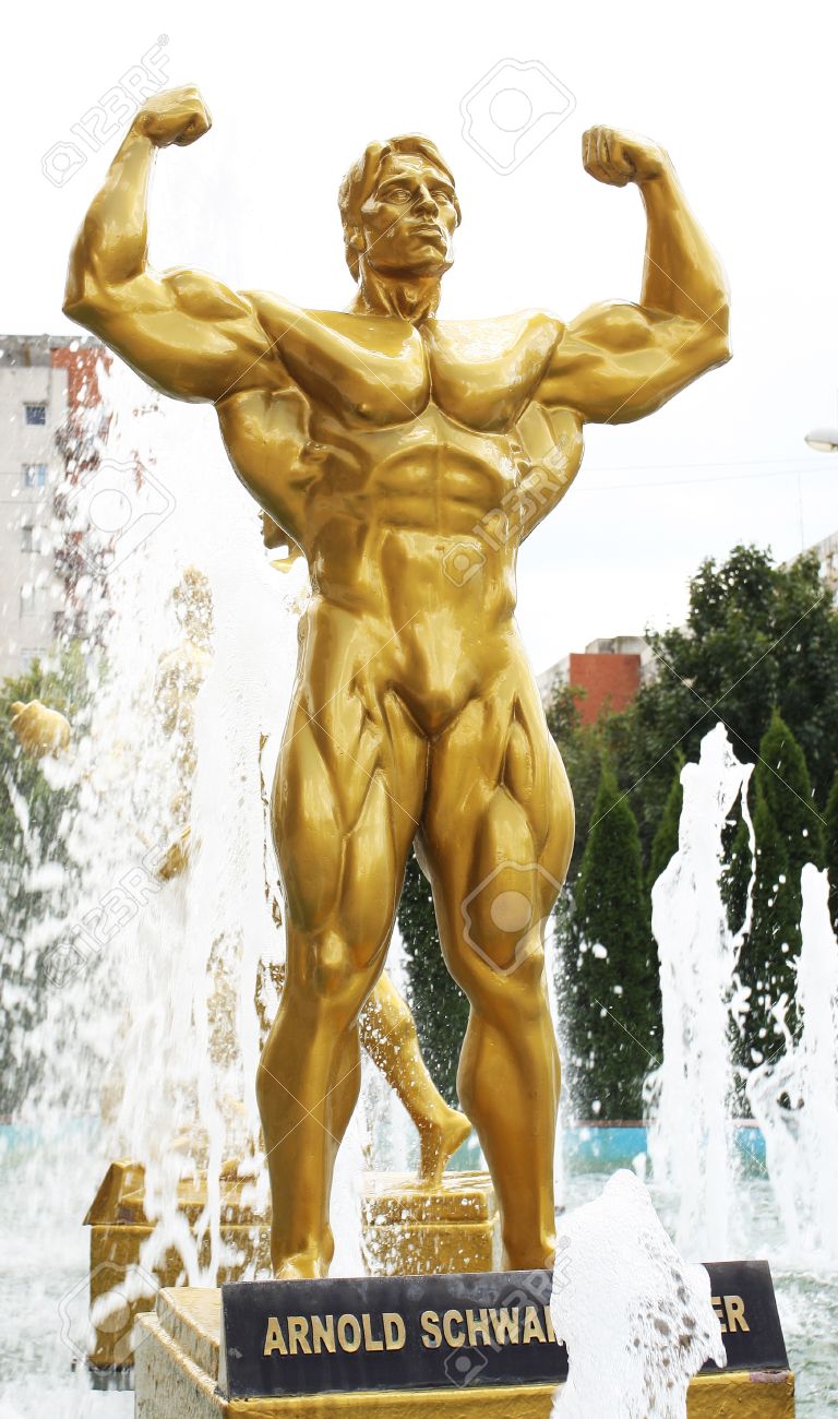11440936-the-statue-of-arnold-schwarzenegger-in-front-of-a-big-fitness-center-location-timisoa...jpg
