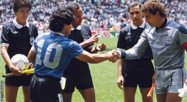 _102223601_maradona_shilton.jpg