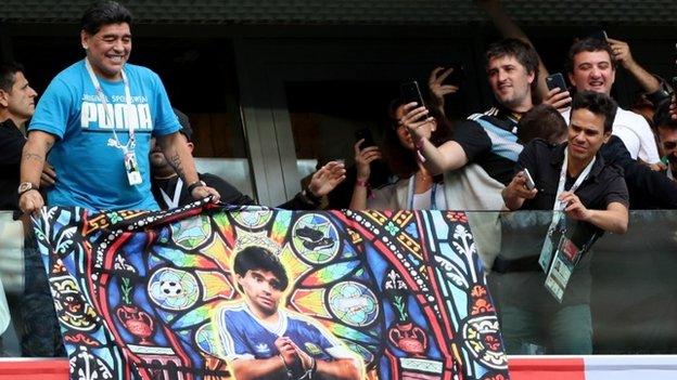 _102230828_maradona.jpg