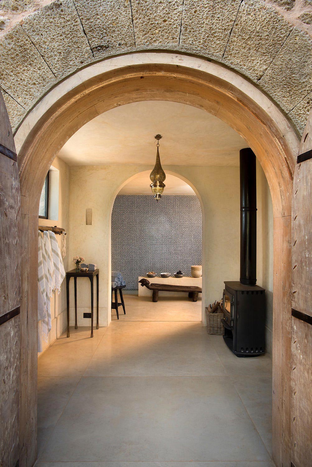 arijiju-private-residence-located-borana-ranch-kenya-11.jpg