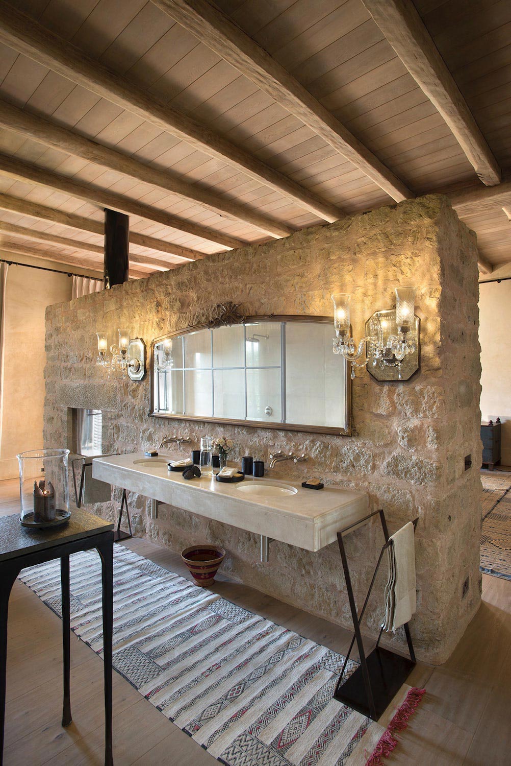 arijiju-private-residence-located-borana-ranch-kenya-19.jpg