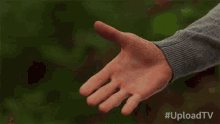 kdrama-handshake.gif