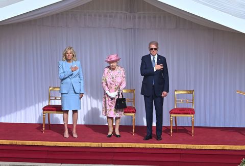 queen-elizabeth-ii-us-president-joe-biden-and-us-first-lady-news-photo-1623602051.jpg