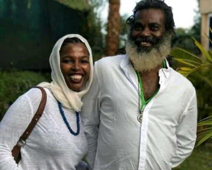 Tecra-and-Omar-in-Lamu-696x557.jpg