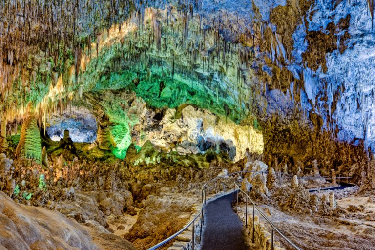 carlsbad-caverns-new-mexico.jpg