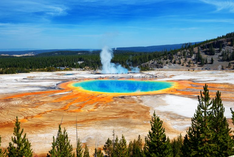 grade-prismatic-spring-wyoming.jpg