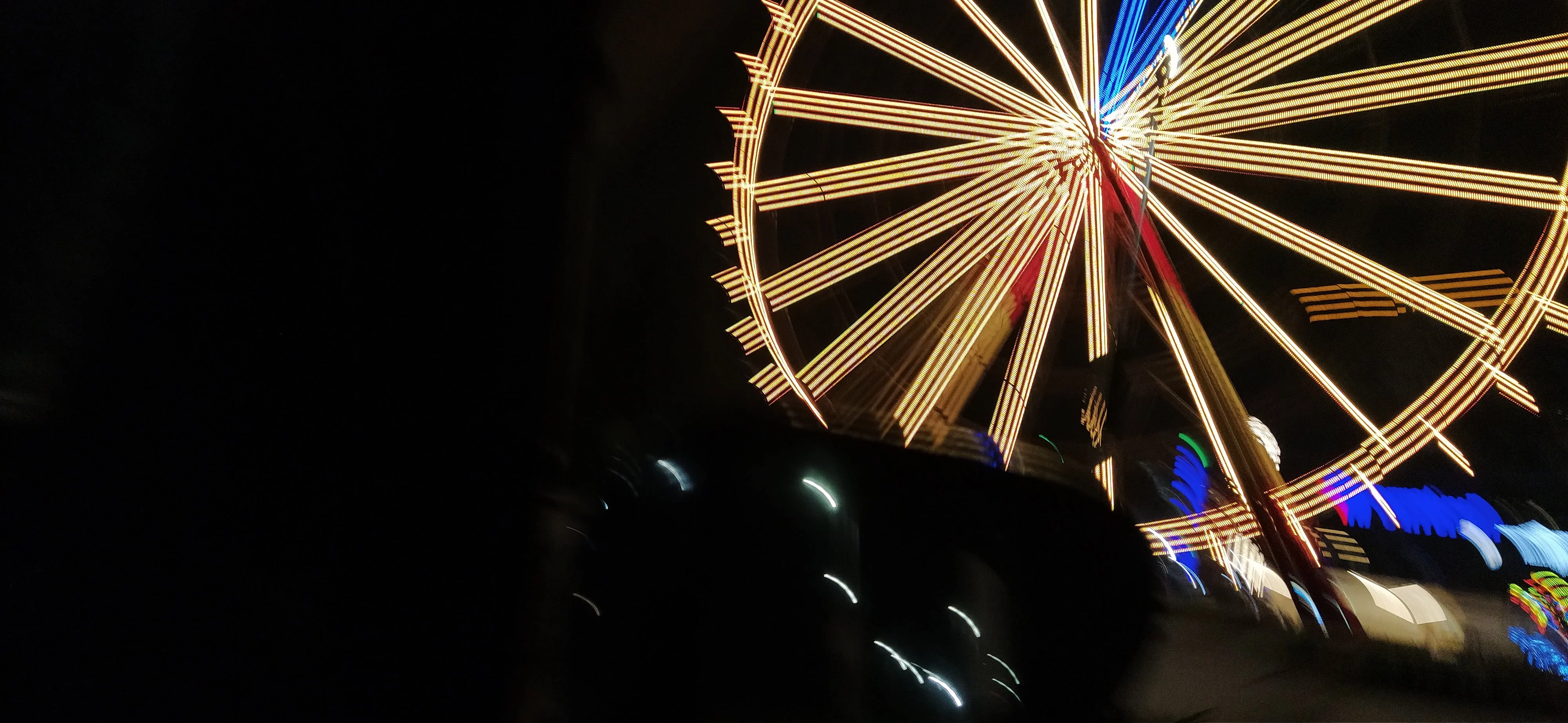 ITwo Rivers Mall Ferris Wheel - Night View4